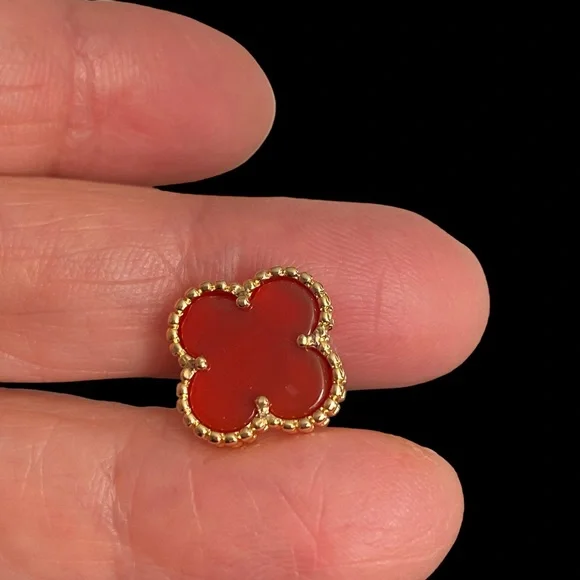 RED CLOVER SHAPED WITH GOLD STUD EARRINGS GREAT QUALITY. - Picture 5 of 8